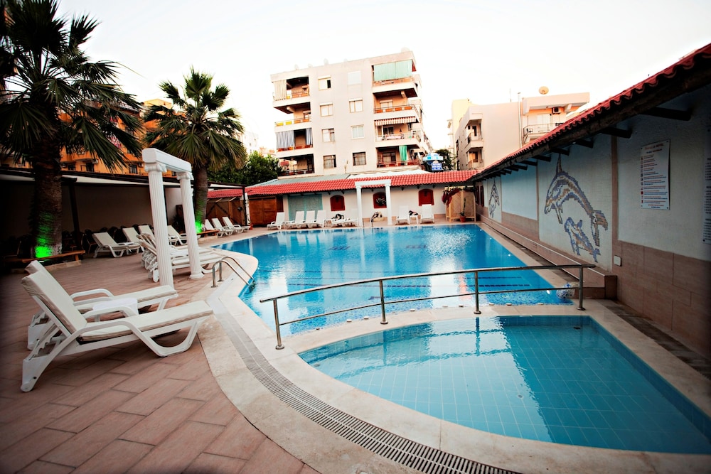 Duqqan Deluxe Hotel 57/63