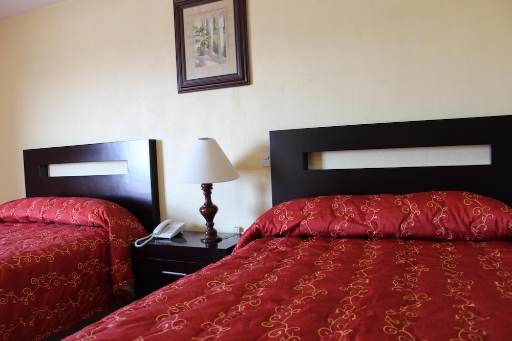 HOTEL CONQUISTADORES 16/35