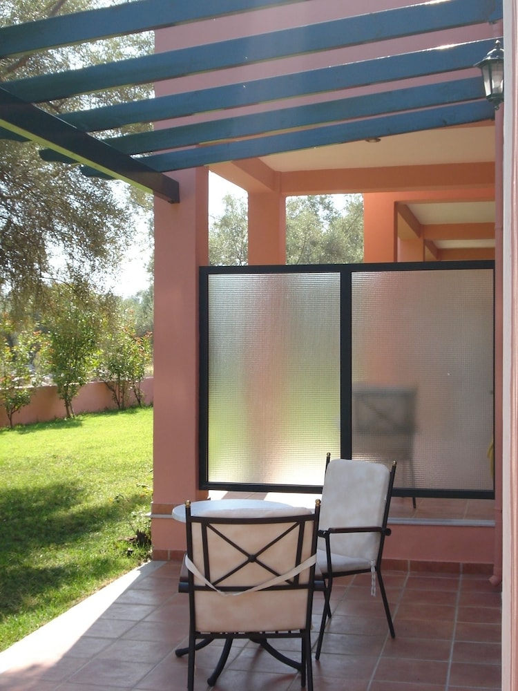 Ionian Breeze Studios 14/30