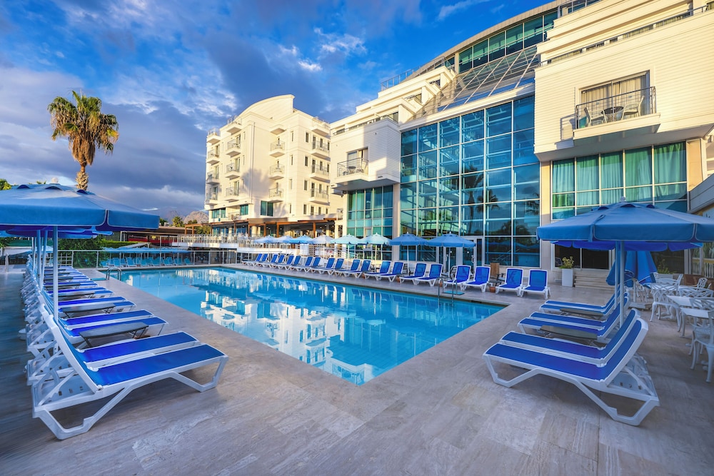 Sealife Family Resort Hotel 70/72