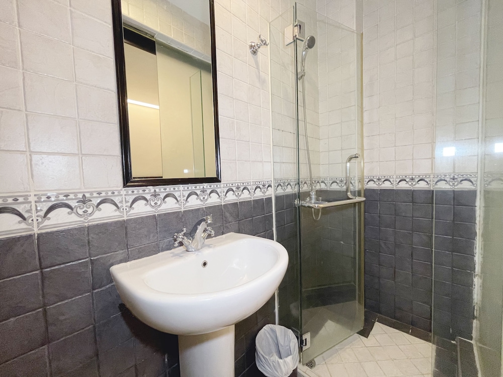 The Snooze Hotel Marine Parade (Ex Le Peranakan Hotel) 37/40
