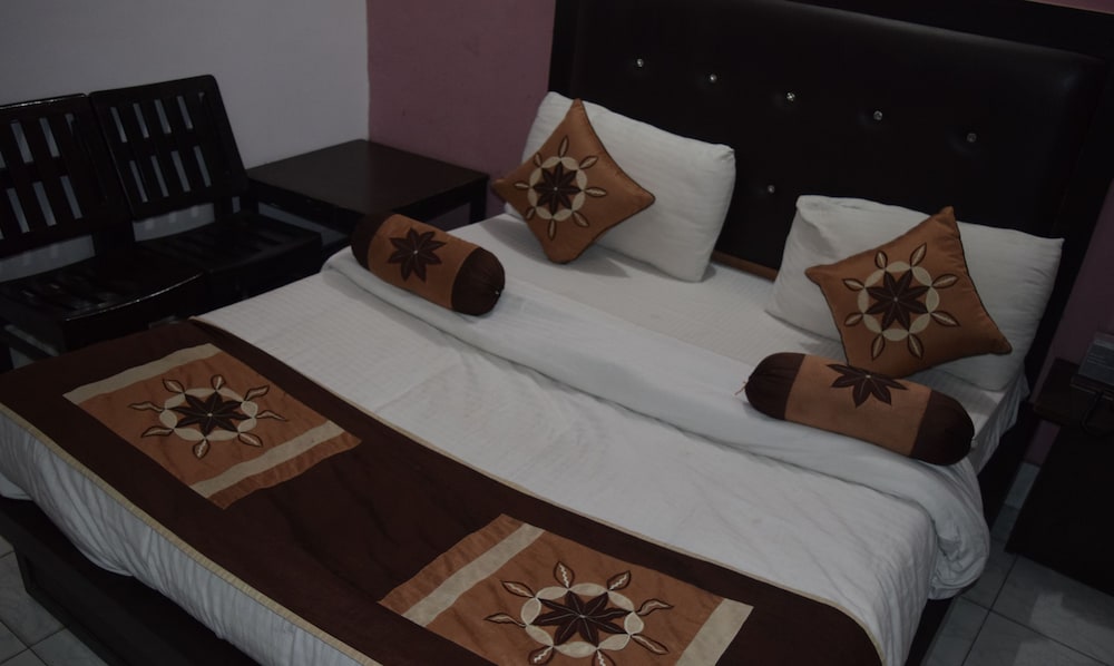 Trishul Hotel 13/27
