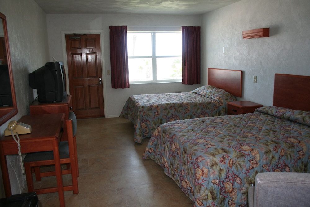 Driftwood Resort 33/70