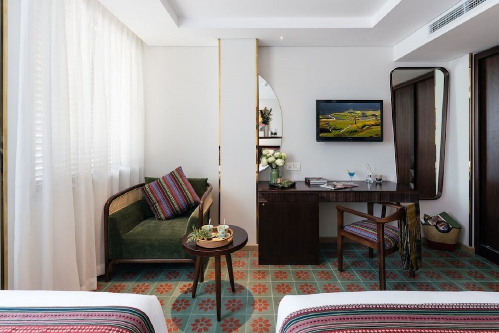 Au Lac Center Hotel 31/50