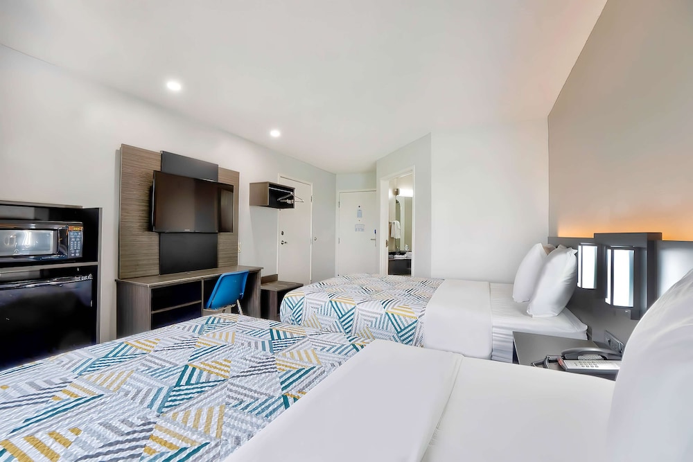 Motel6 Benbrook, TX - Fort Worth 19/38