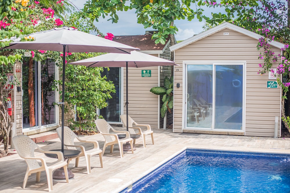 Jaco Lodge 20/50