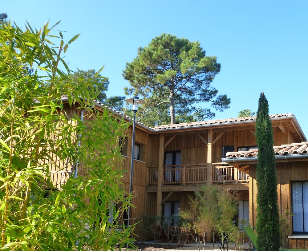 Domaine du Ferret Restaurant & Spa by Germain Collection 7/83