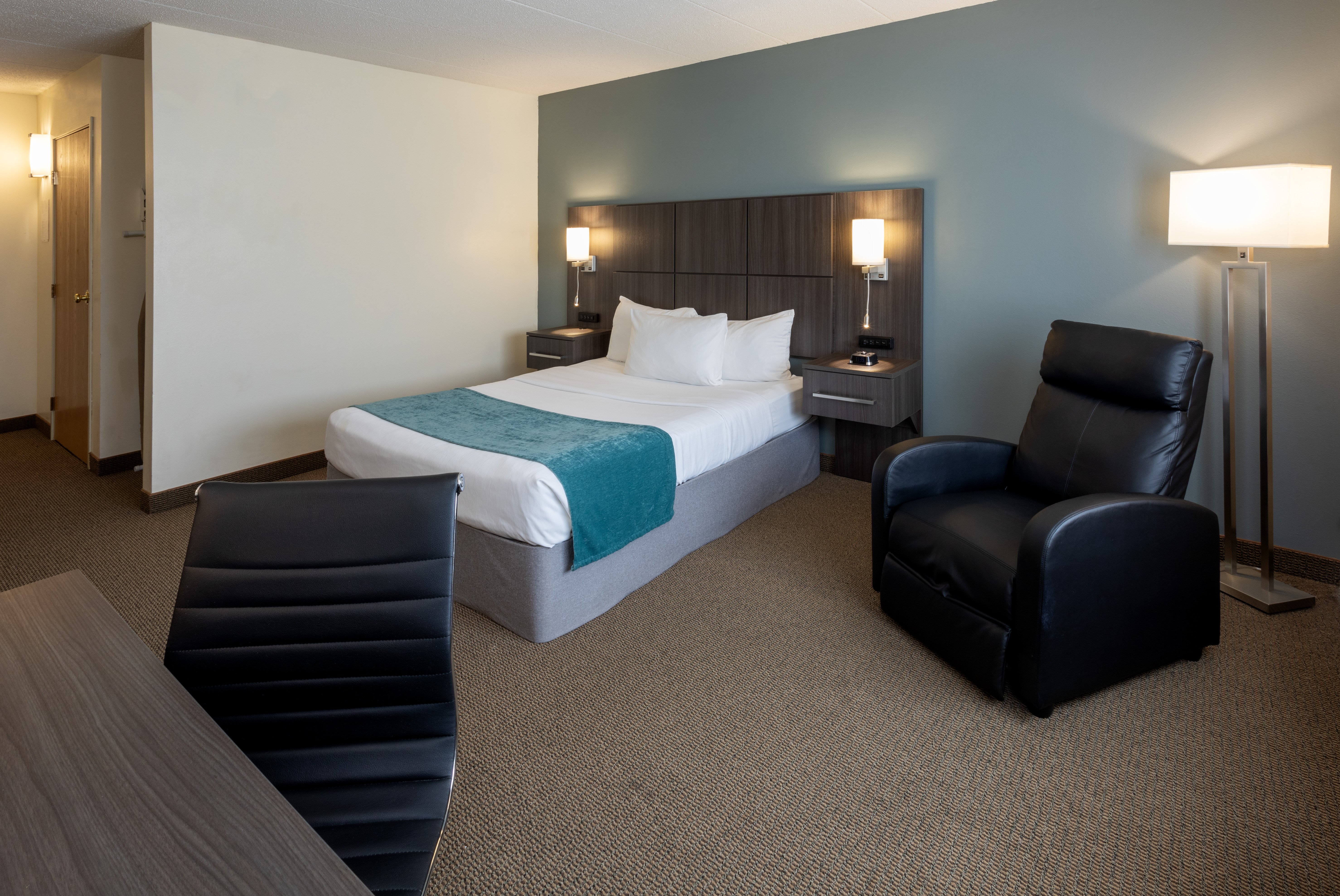 Paynesville Inn And Suites 10/24