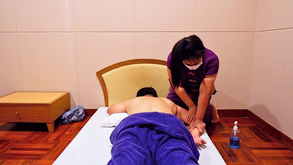 Diamond Plaza Hotel Suratthani 25/50