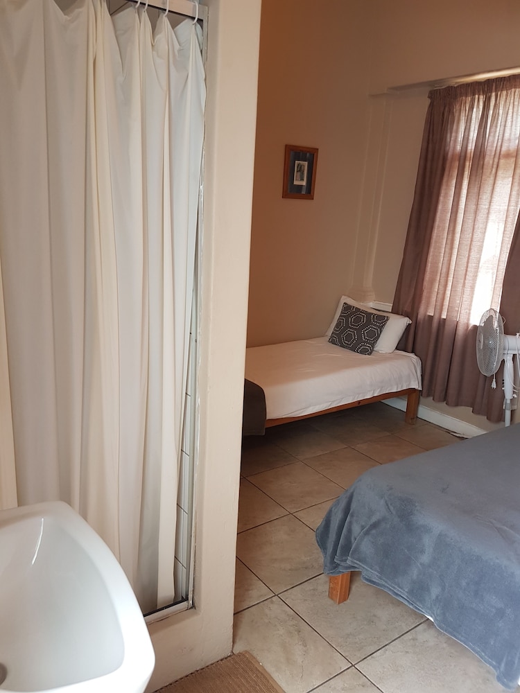 Oasis Shanti Backpackers 26/49