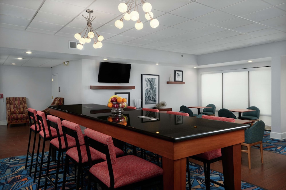 Hampton Inn Youngstown-West/I-80 29/32