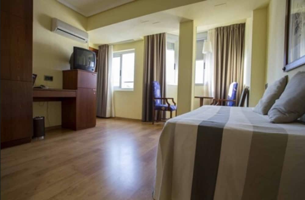 Apartamentos Torreluz 25/72