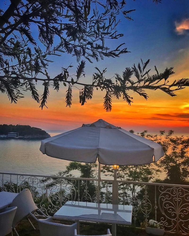 Bab-i Zer Konaklama ve Restaurant 46/50