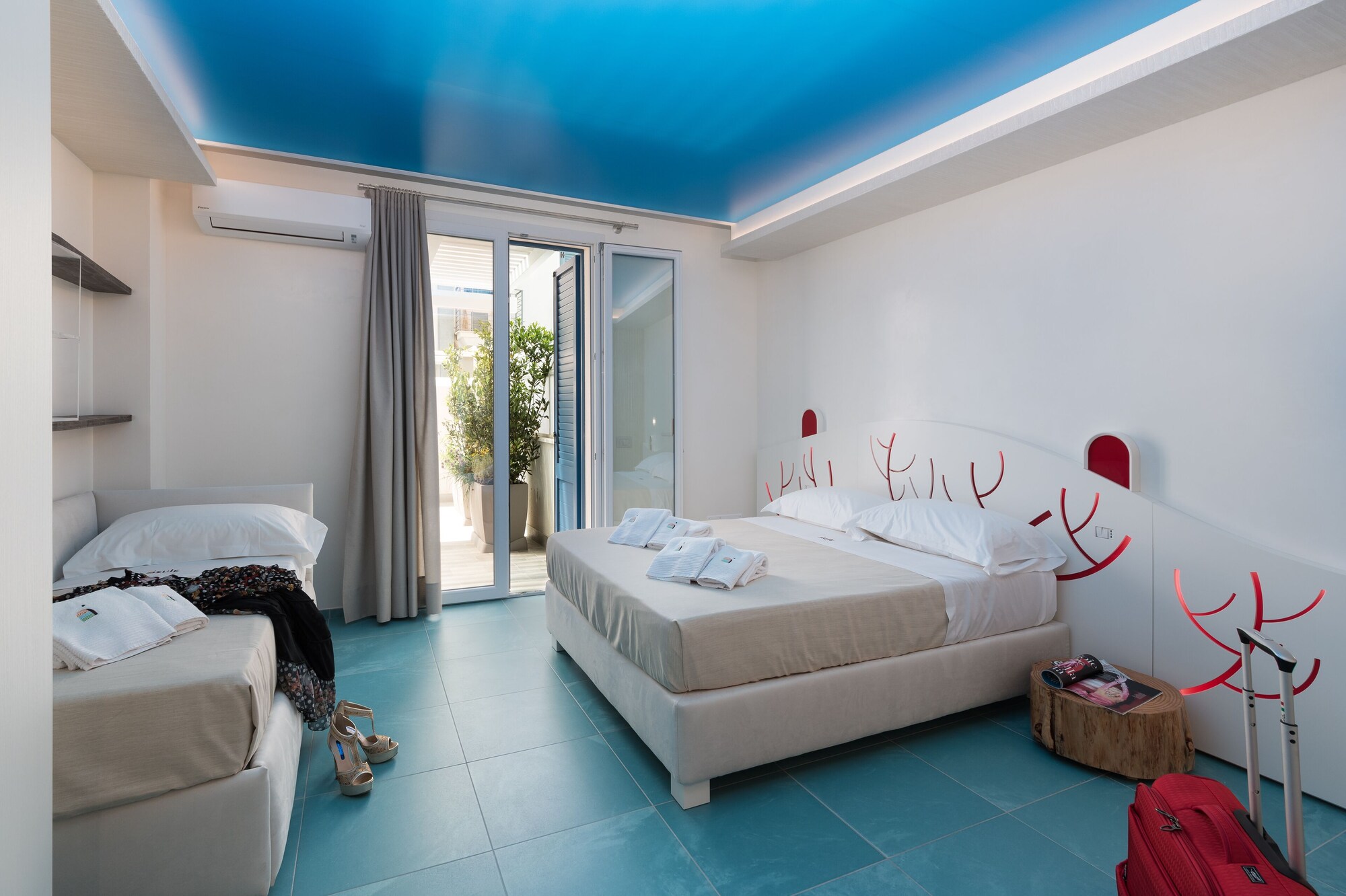 DELUXE, DOUBLE BED, PATIO, ACCESSIBLE
