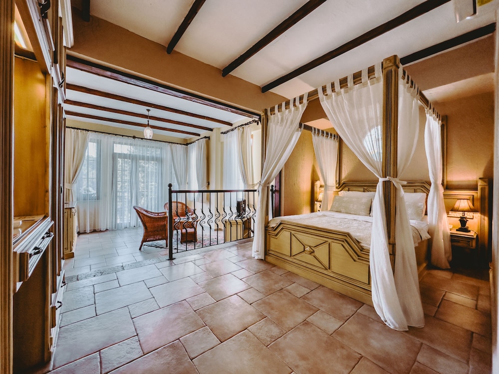 STANDARD, DOUBLE OR TWIN BED