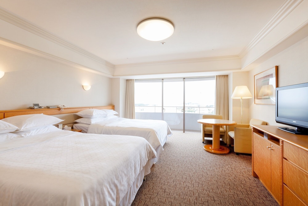 Grand, 3 Beds, Bay View