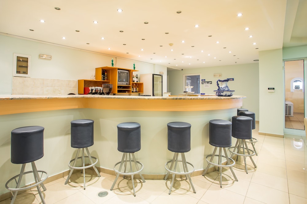 Mon Repos Hotel 40/50