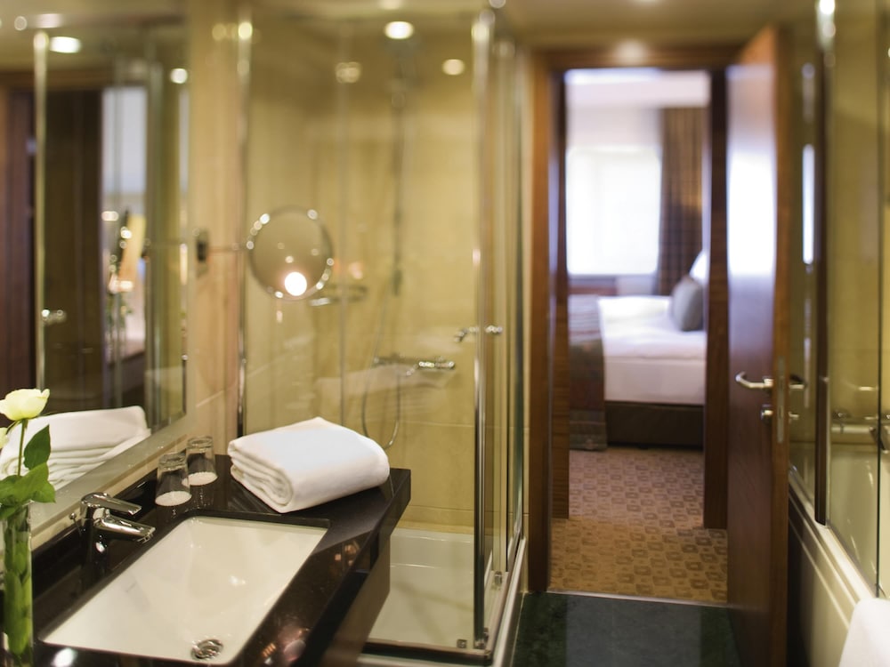 Senior, Suite, King Bed, Sea View، Movenpick Hotel Izmir 4/5