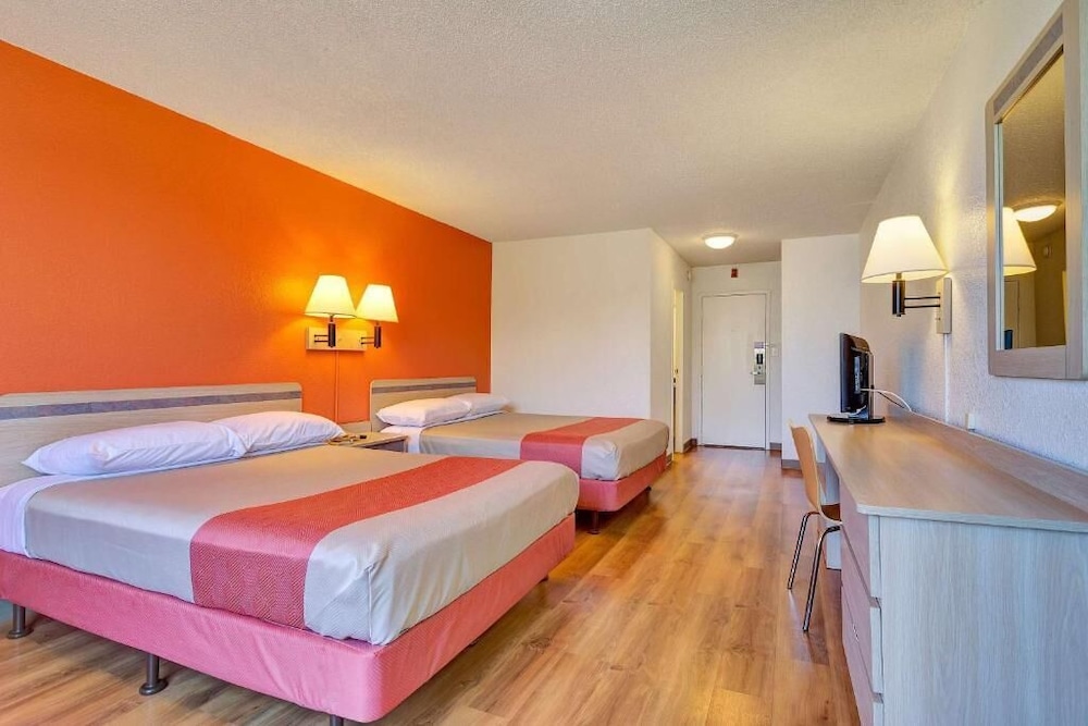 Motel6 Belmont, CA San Francisco Redwood City 20/61