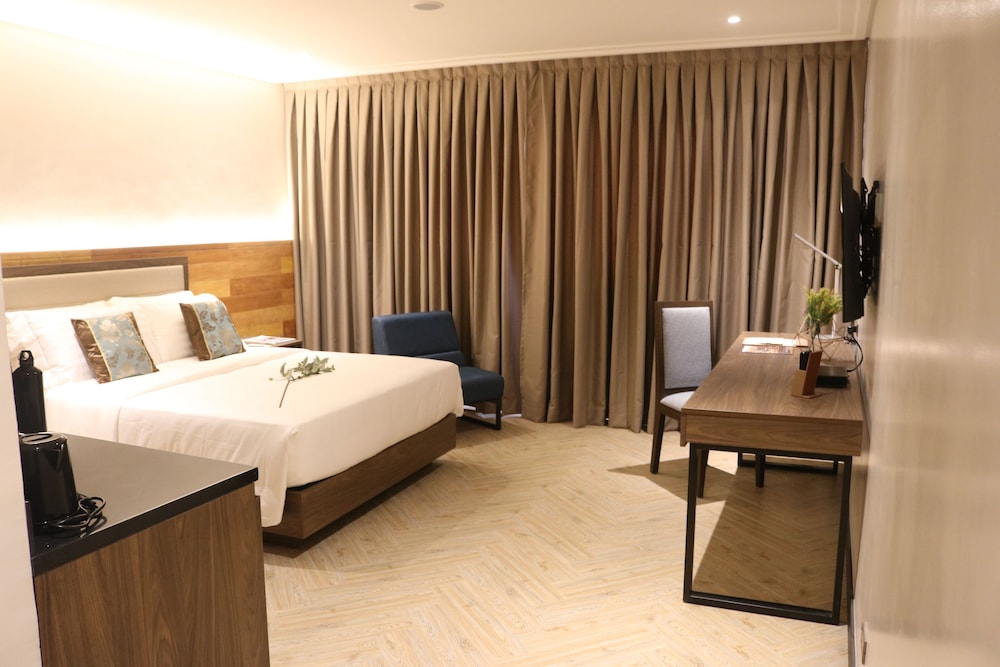 Room at Acacia Hotel Bacolod, BACOLOD