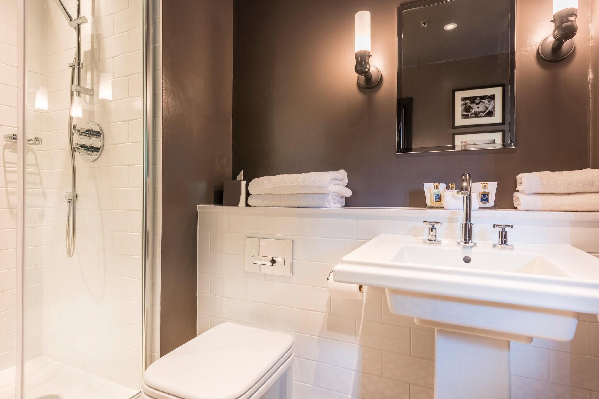 Classic, House, King Bed، The Lygon Arms 3/3