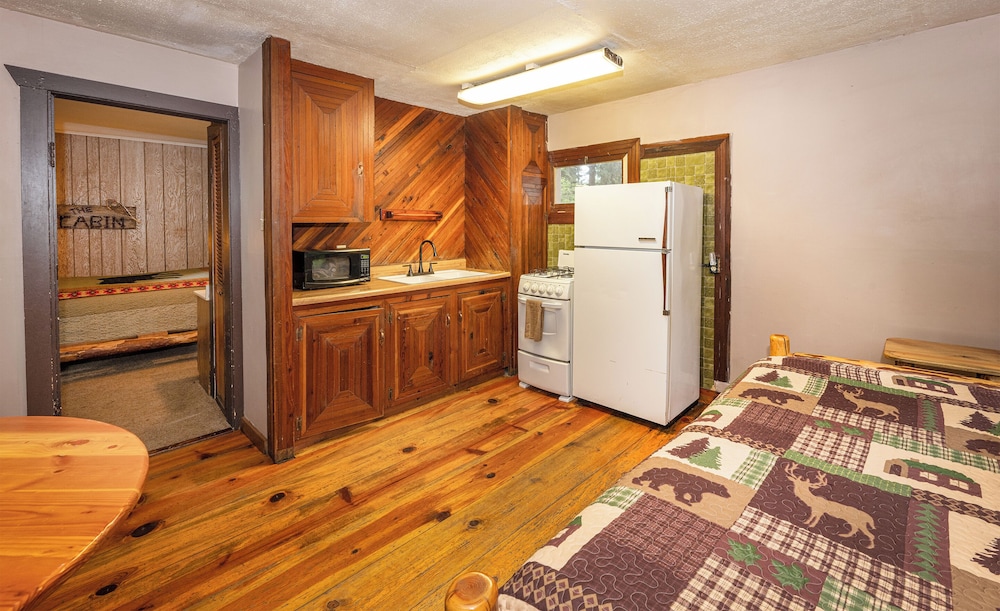 Union Creek Resort 6/50