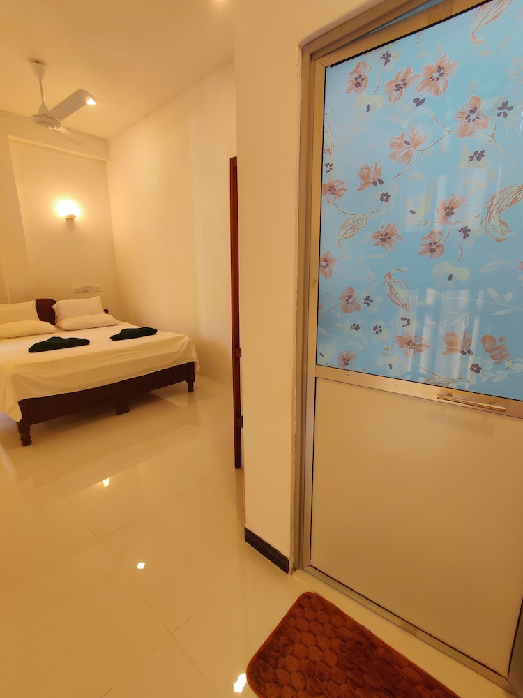 Randi Guest House - Mirissa Beach 25/51