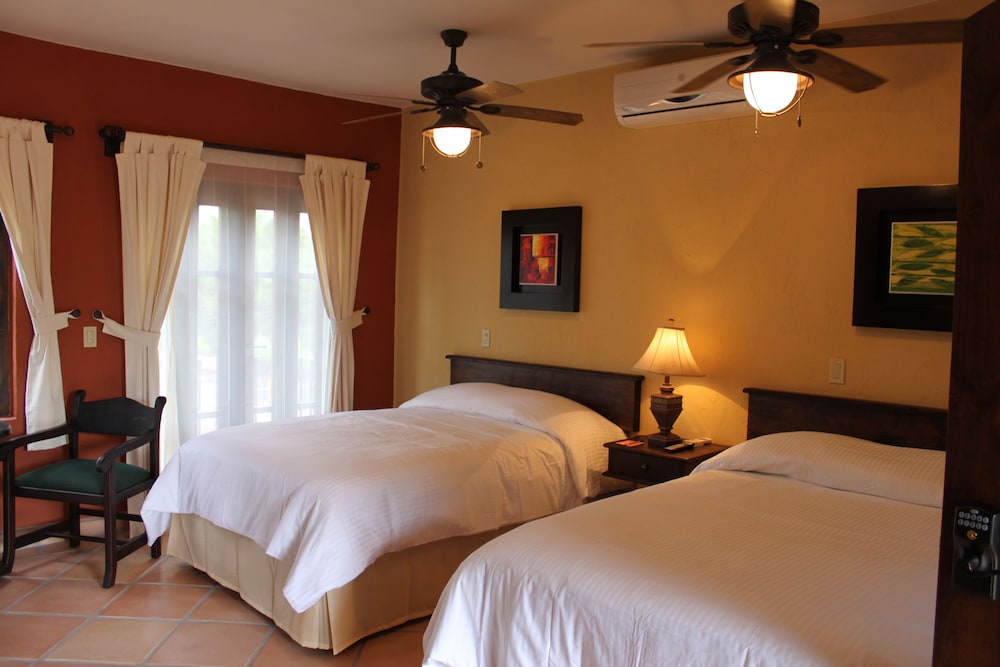 Posada Del Cortes Hotel 15/50
