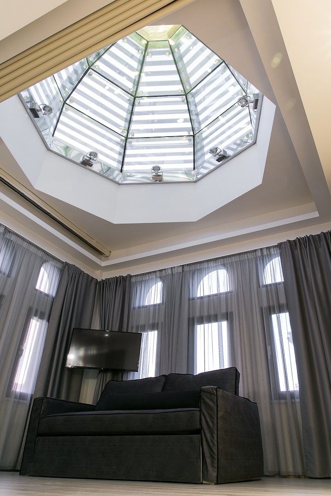 Superior One Boutique Hotel 7/35