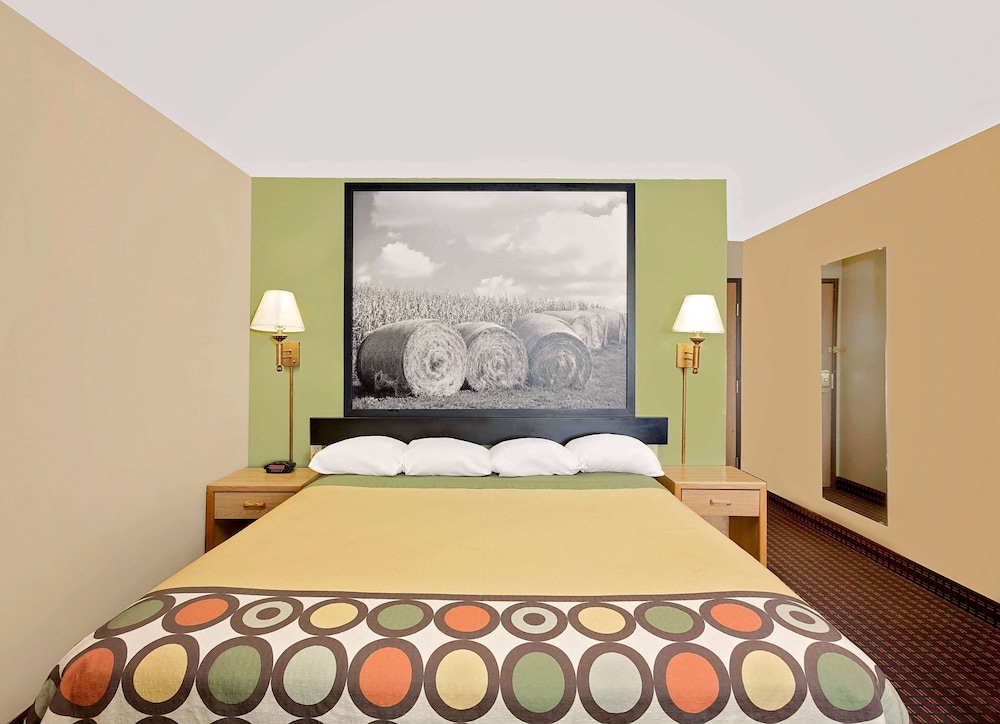 Super 8 by Wyndham Valentine NE 22/63