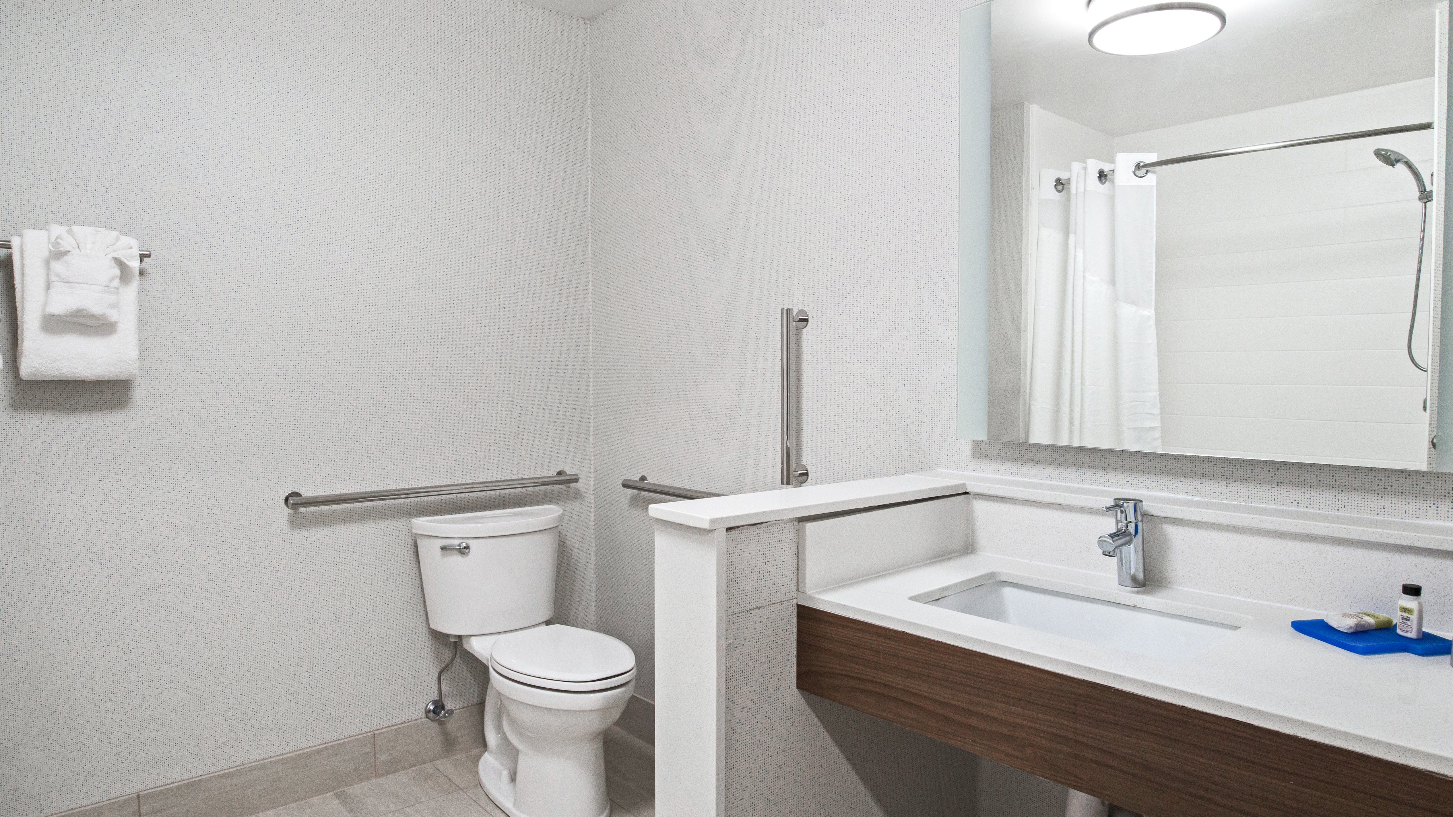 Holiday Inn Express Suites Racine 59/63
