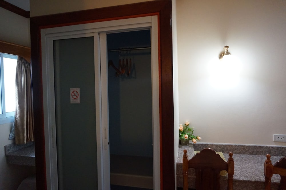 Np Residence 5/23