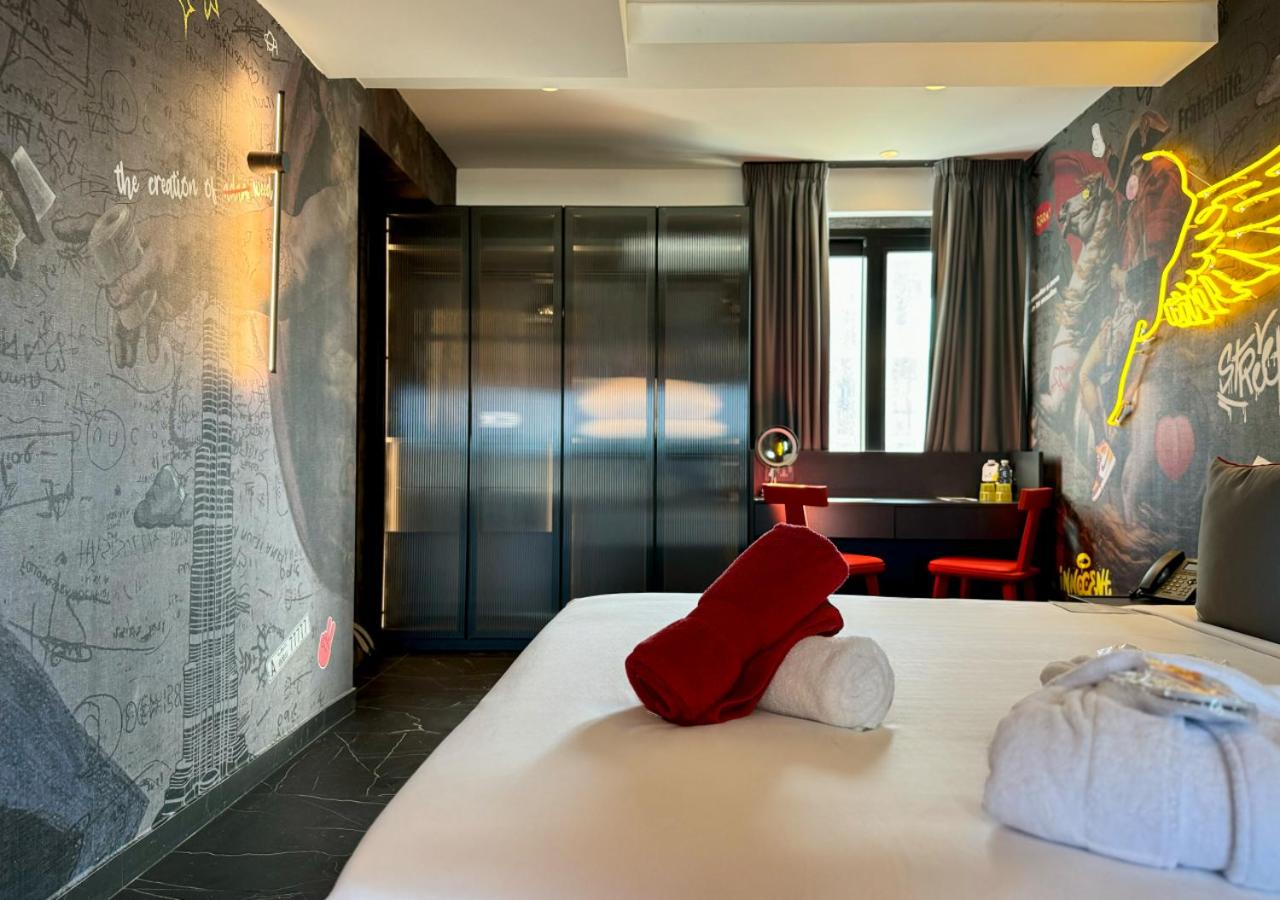 Deluxe, Suite
