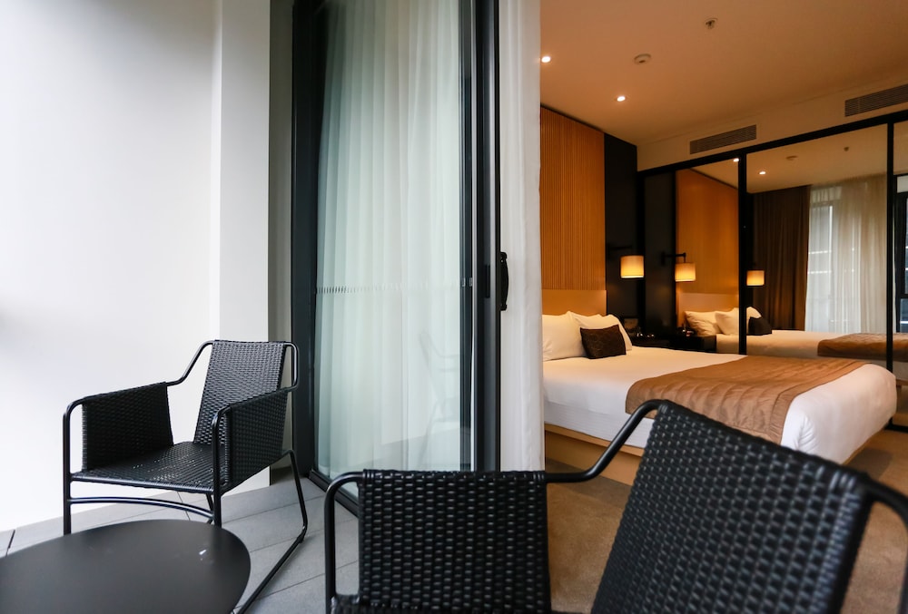 SKYE Hotel Suites Parramatta 31/49