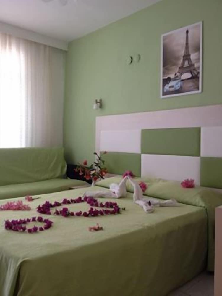 Derya Motel 8/36
