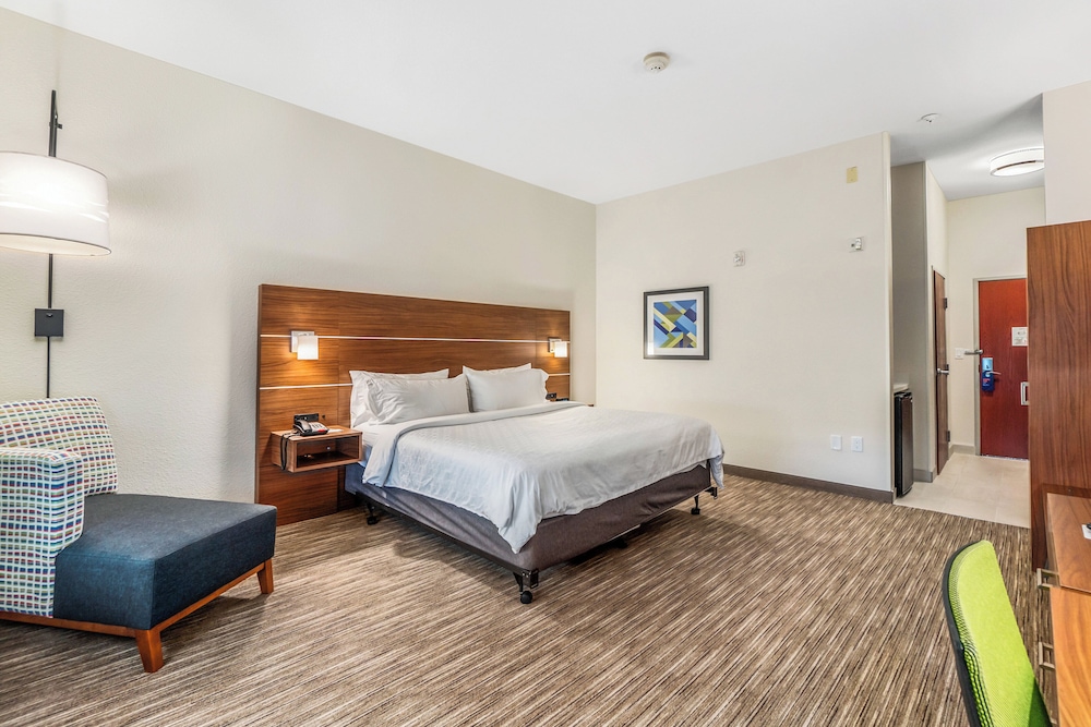 Holiday Inn Express Hotel And Suites Van Buren Ft Smith Area 32/70