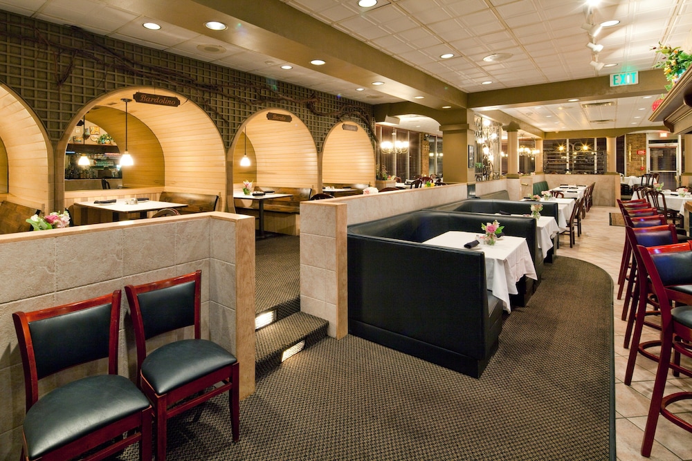 Holiday Inn Cleveland-Mayfield 66/76