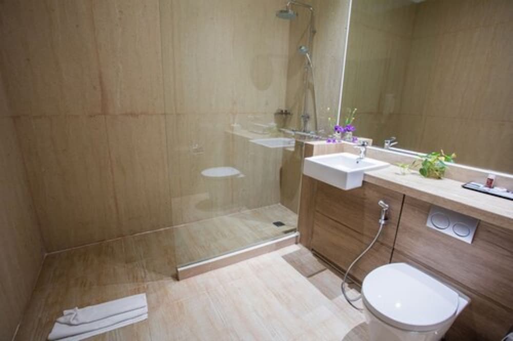 Bigland Sentul Hotel and Convention (ex Olympic Renotel Sentul) 11/50