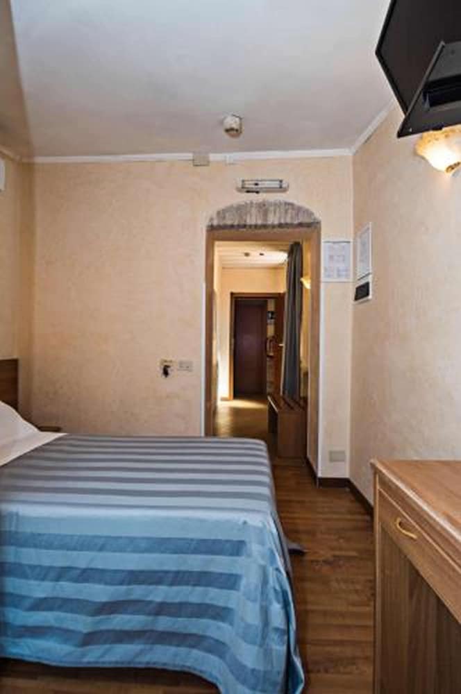 Hotel Julia 21/66