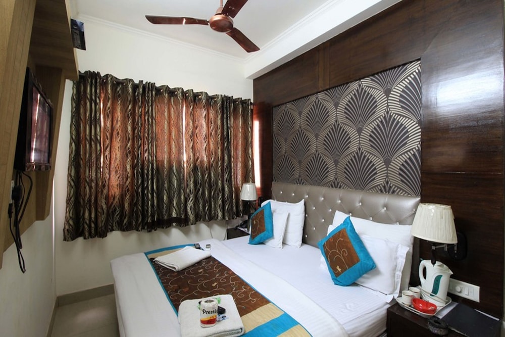 Check In Room RK Ashram 18/37