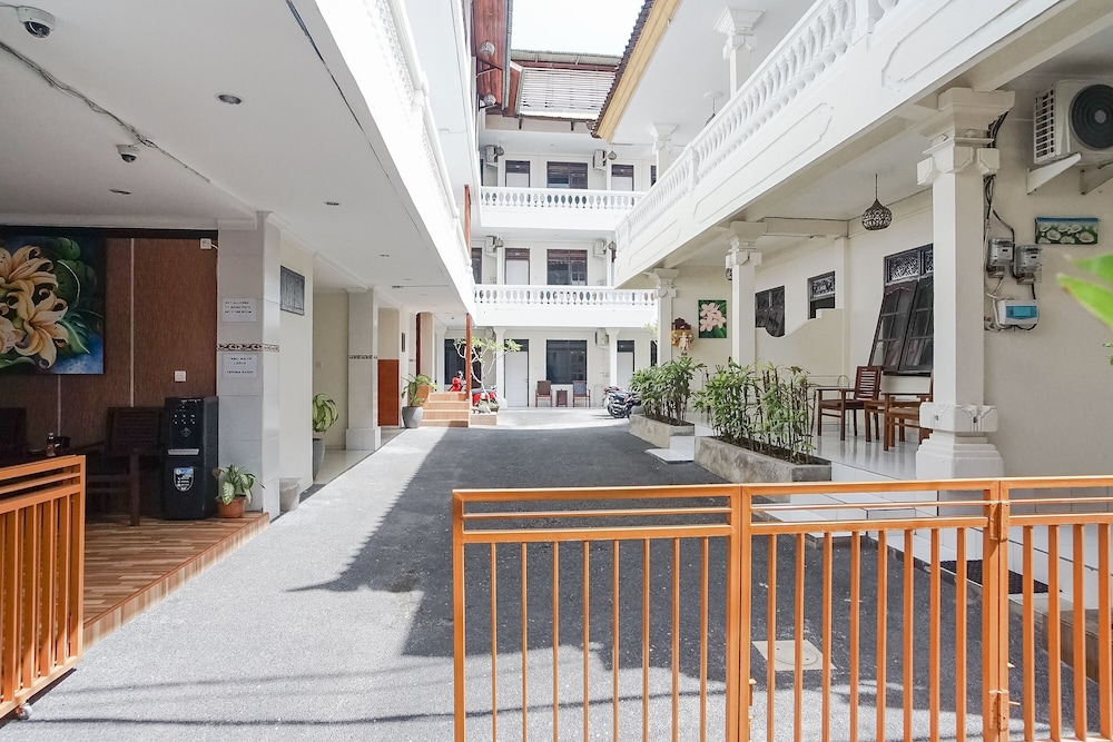 City Garden Bali Dwipa Hotel 33/76
