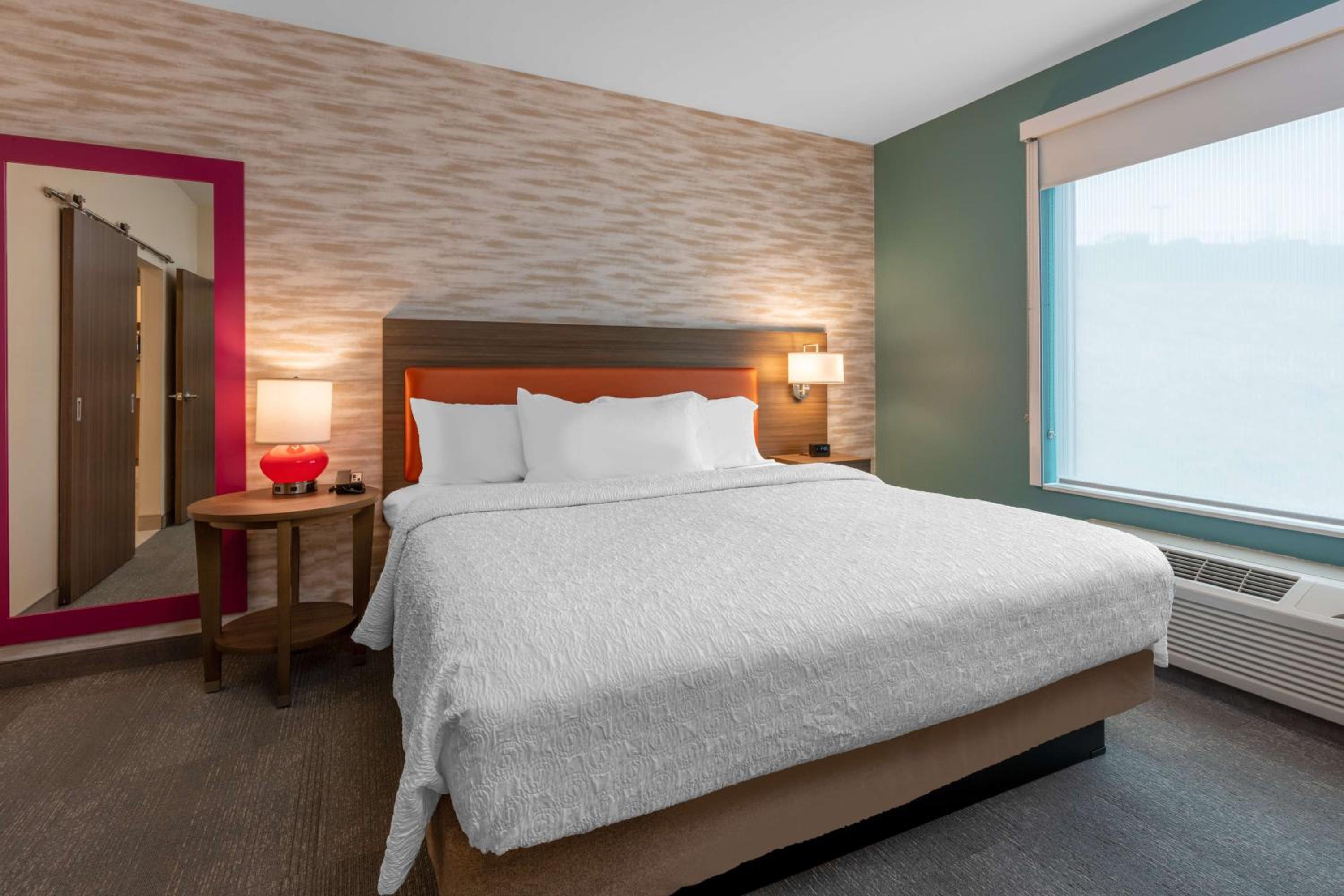 1 Bedroom, Suite, King Bed, Sofa