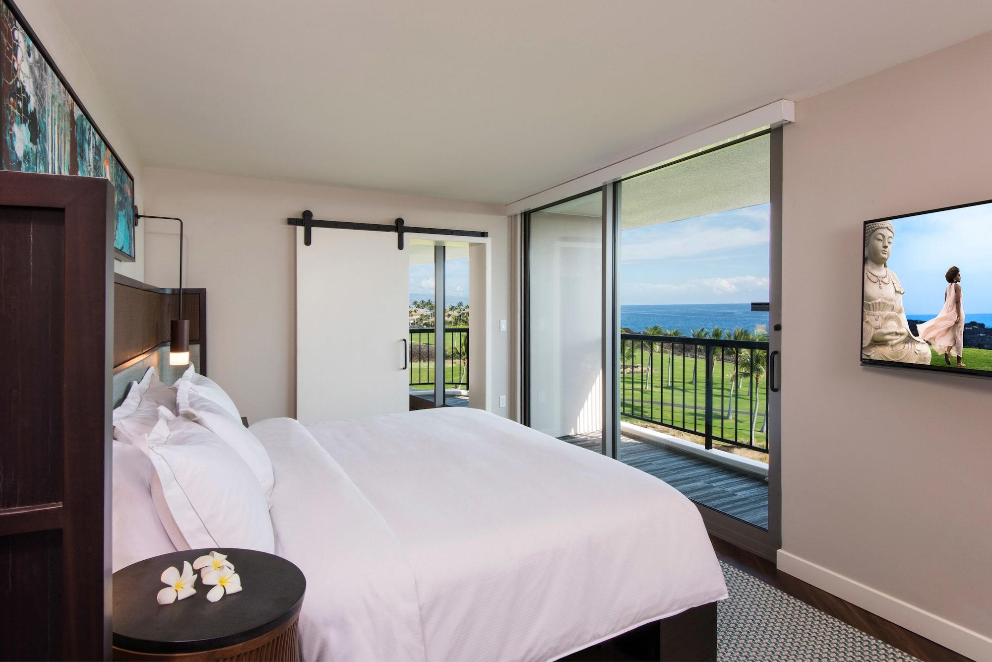 1 Bedroom, Plus, Suite, King Bed, Partial Ocean View, Accessible