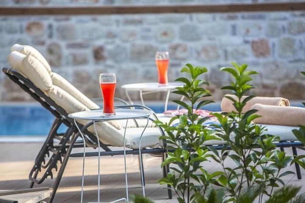 Char Me Boutique Hotel 50/77