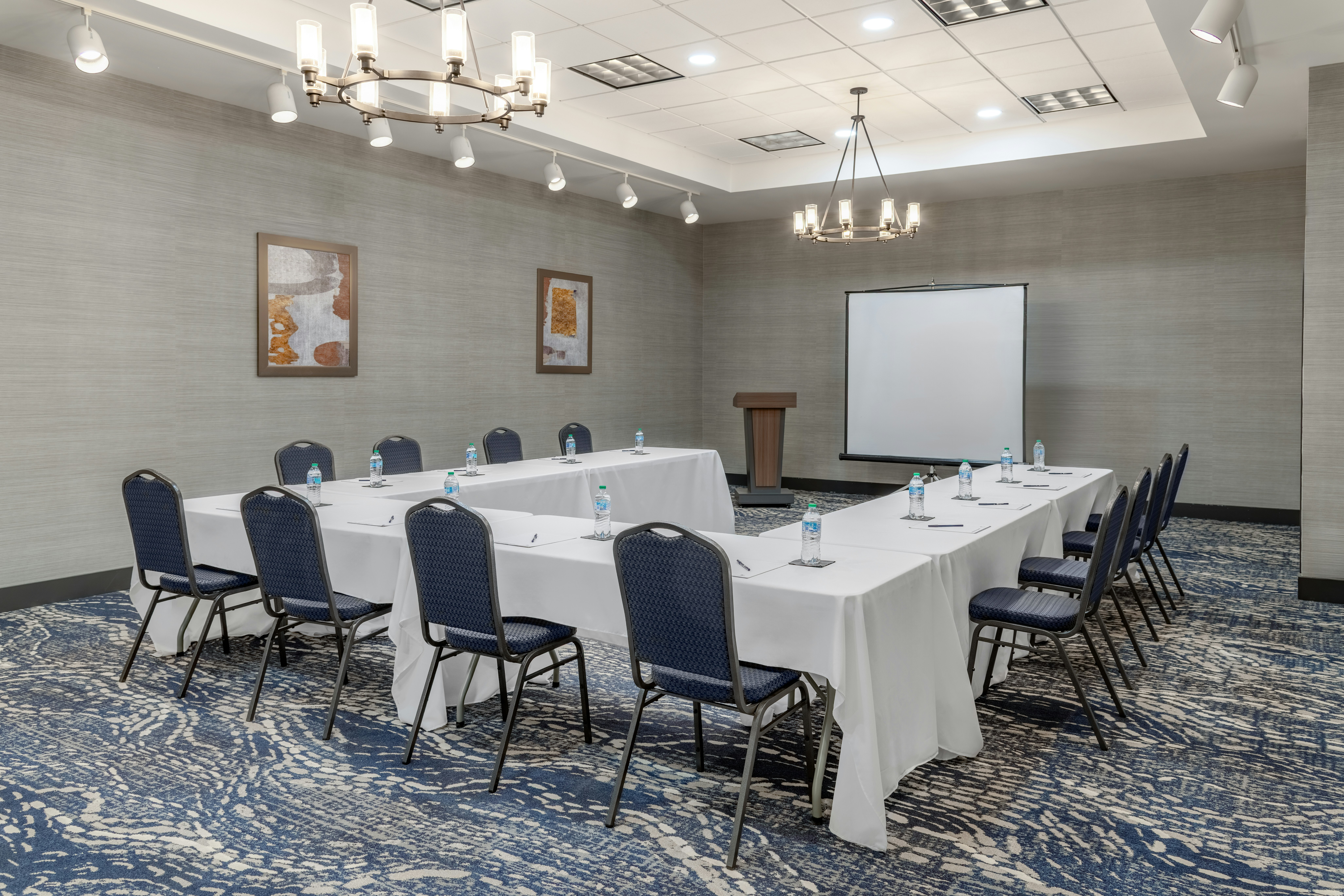 DoubleTree by Hilton Owatonna 20/27