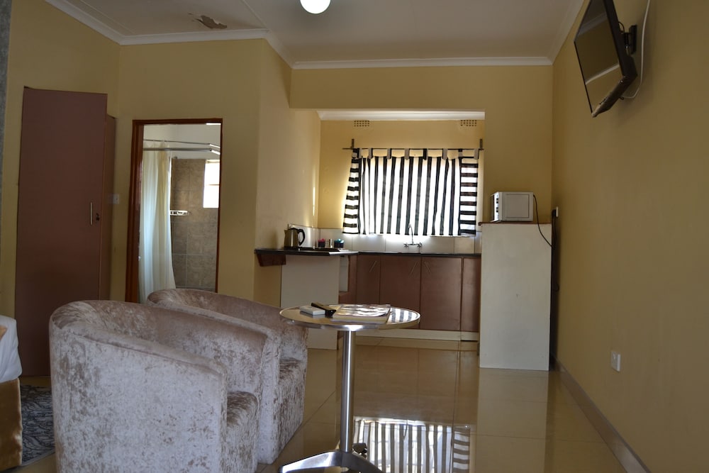 Pacific Conqueror Self Catering Units 6/32
