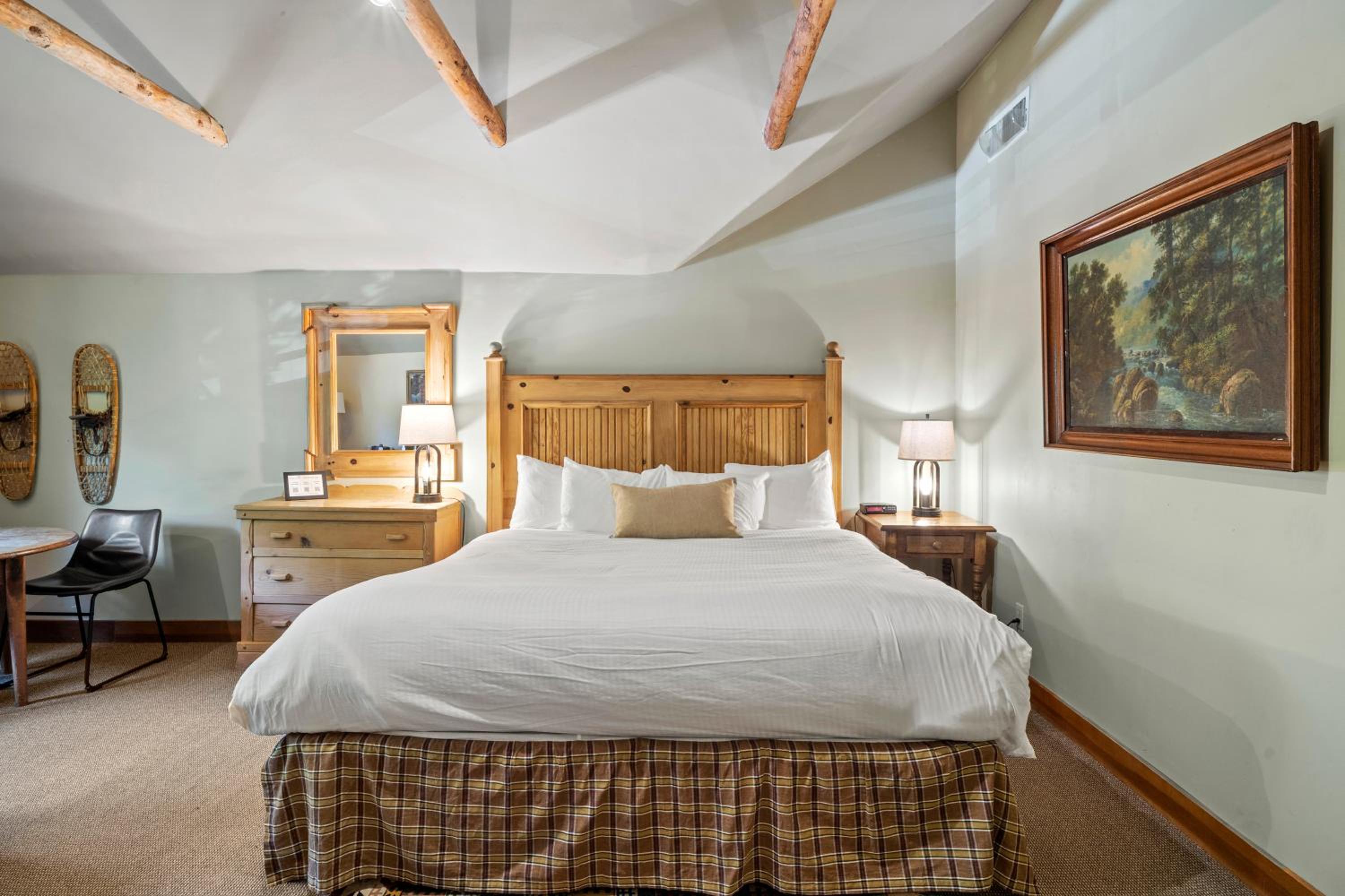 Lodge, Suite, King Bed, Jetted Tub