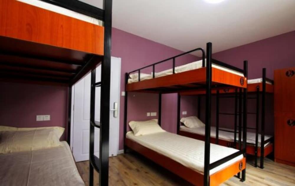 Meet Int'l Youth Hostel Zhejiang Rd 7/18