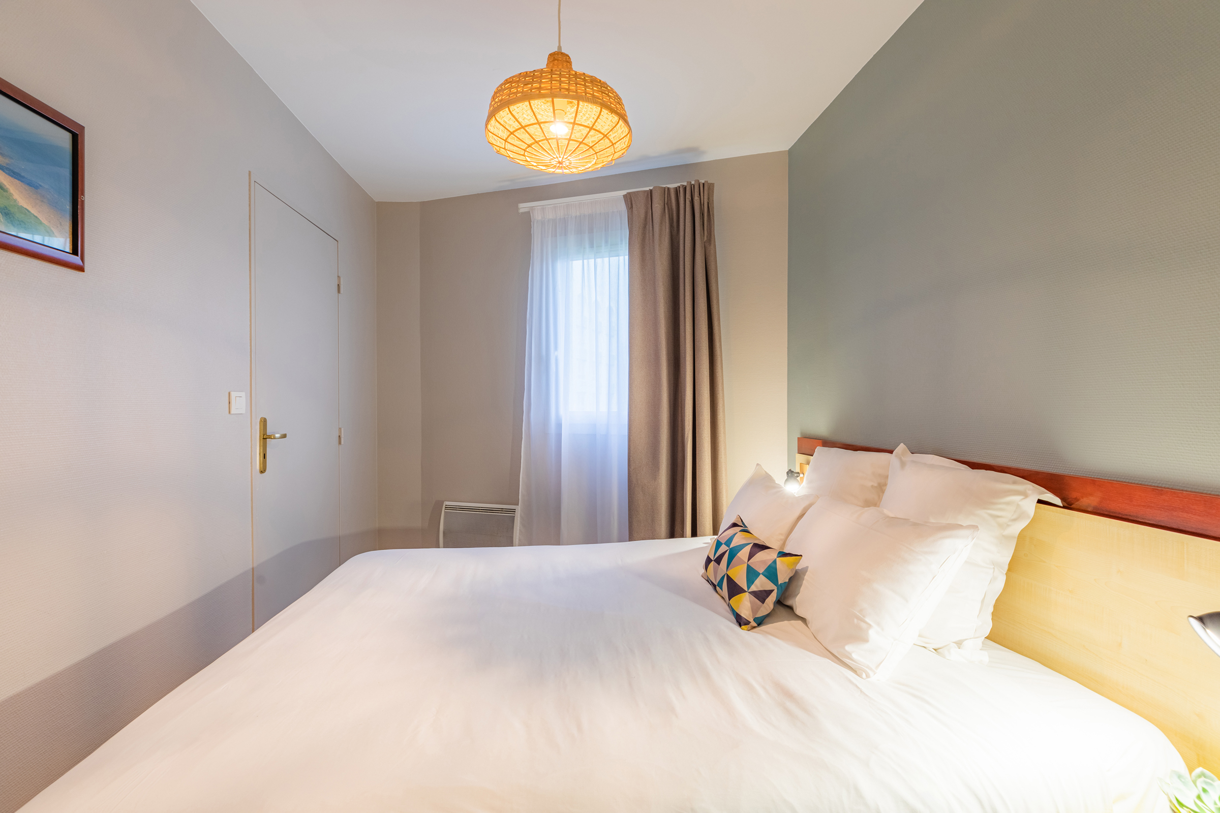 1 BEDROOM, APARTMENT