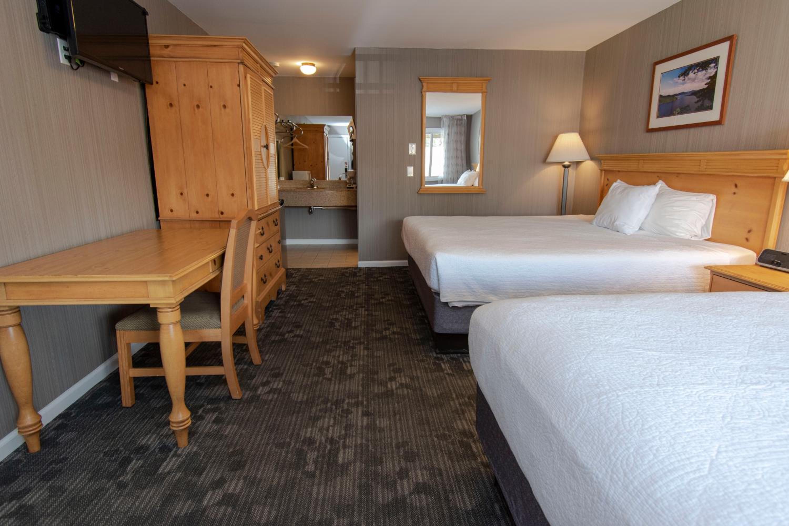 Room, King and Queen Bed, Pool Side